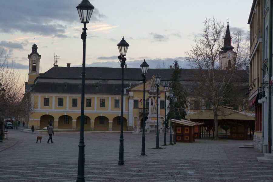 Széchenyi tér és a Városháza harangjátéka