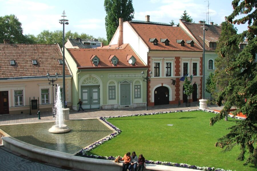 Széchenyi tér és a Városháza harangjátéka