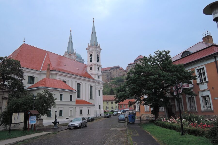 Víziváros és a Vízivárosi (Szent Ignác) plébániatemplom