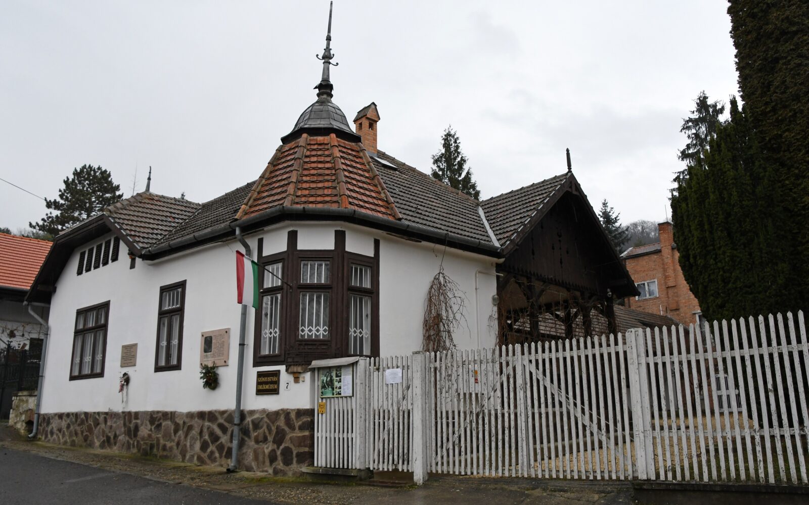 Zebegény